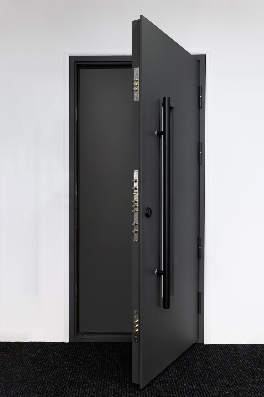 Hőszigetelt biztonsági bejárati ajtó IronDOOR18 98×208 cm