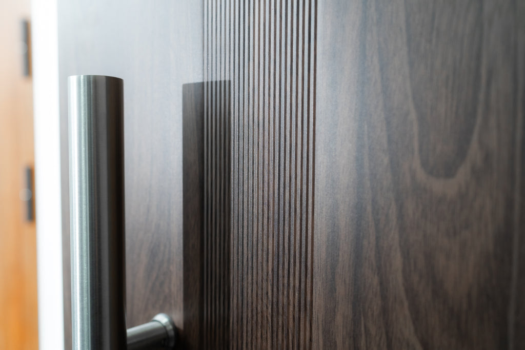 Hőszigetelt biztonsági bejárati ajtó IronDOOR25 98×208 cm - Prémium kivitel: 100mm-es profil, rejtett zsanérral