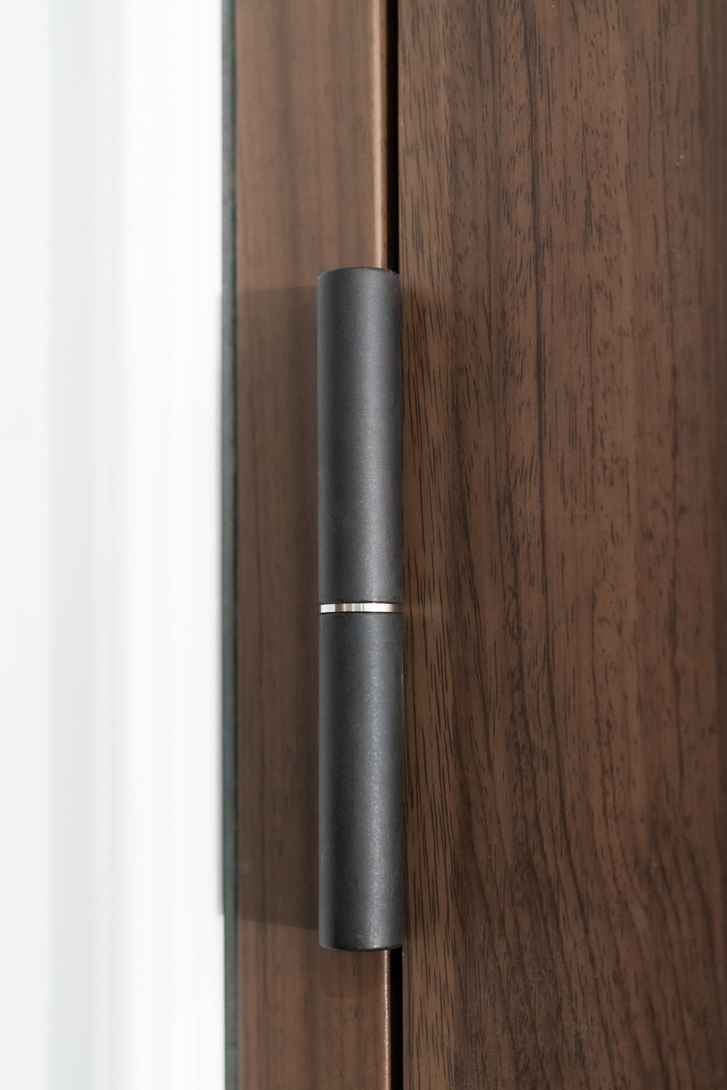 Hőszigetelt biztonsági bejárati ajtó IronDOOR25 98×208 cm - Prémium kivitel: 100mm-es profil, rejtett zsanérral