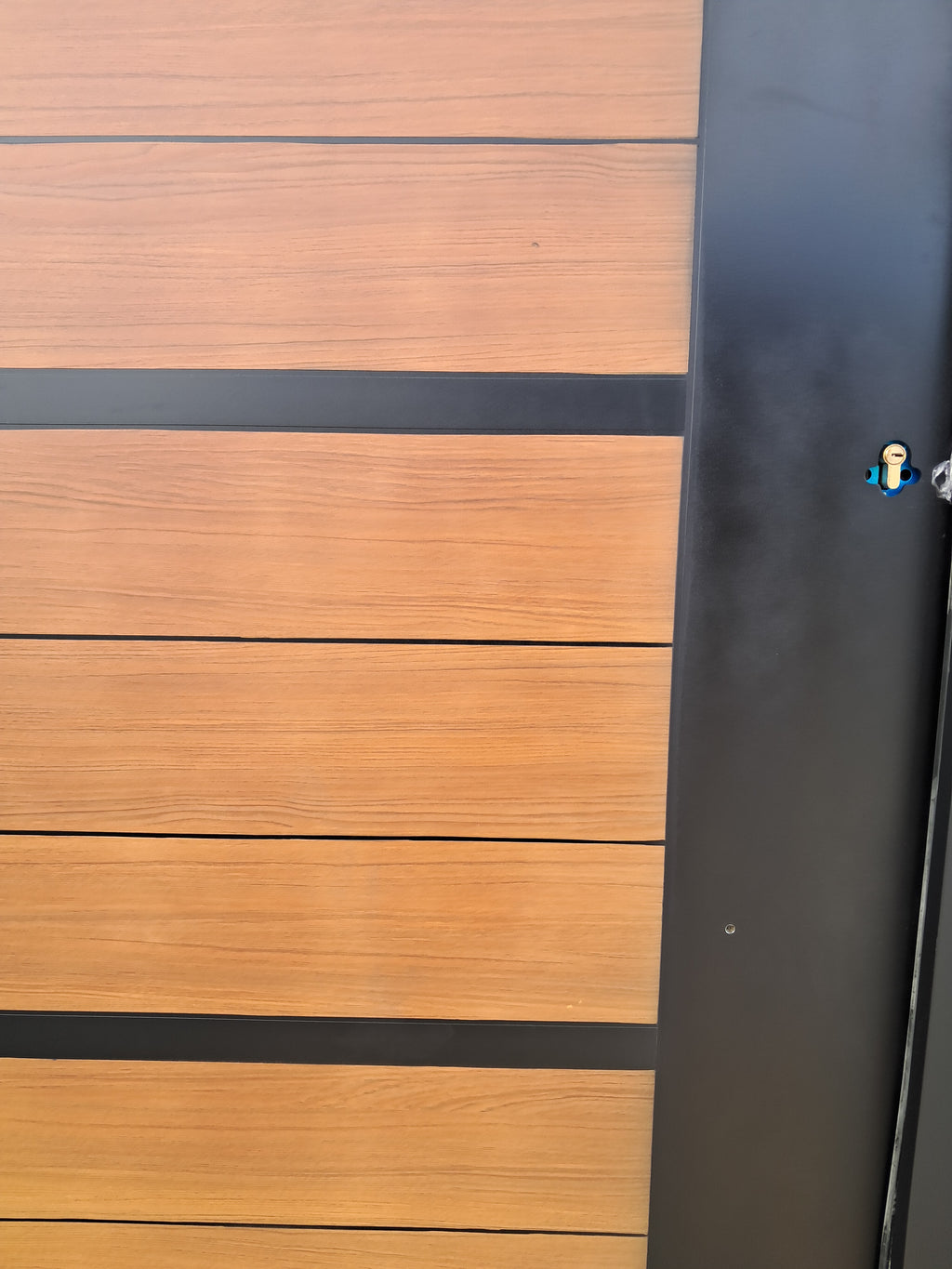 CU DEFECTE ESTETICE - Ușă metalică de intrare termoizolată IronDOOR24 98×208 cm