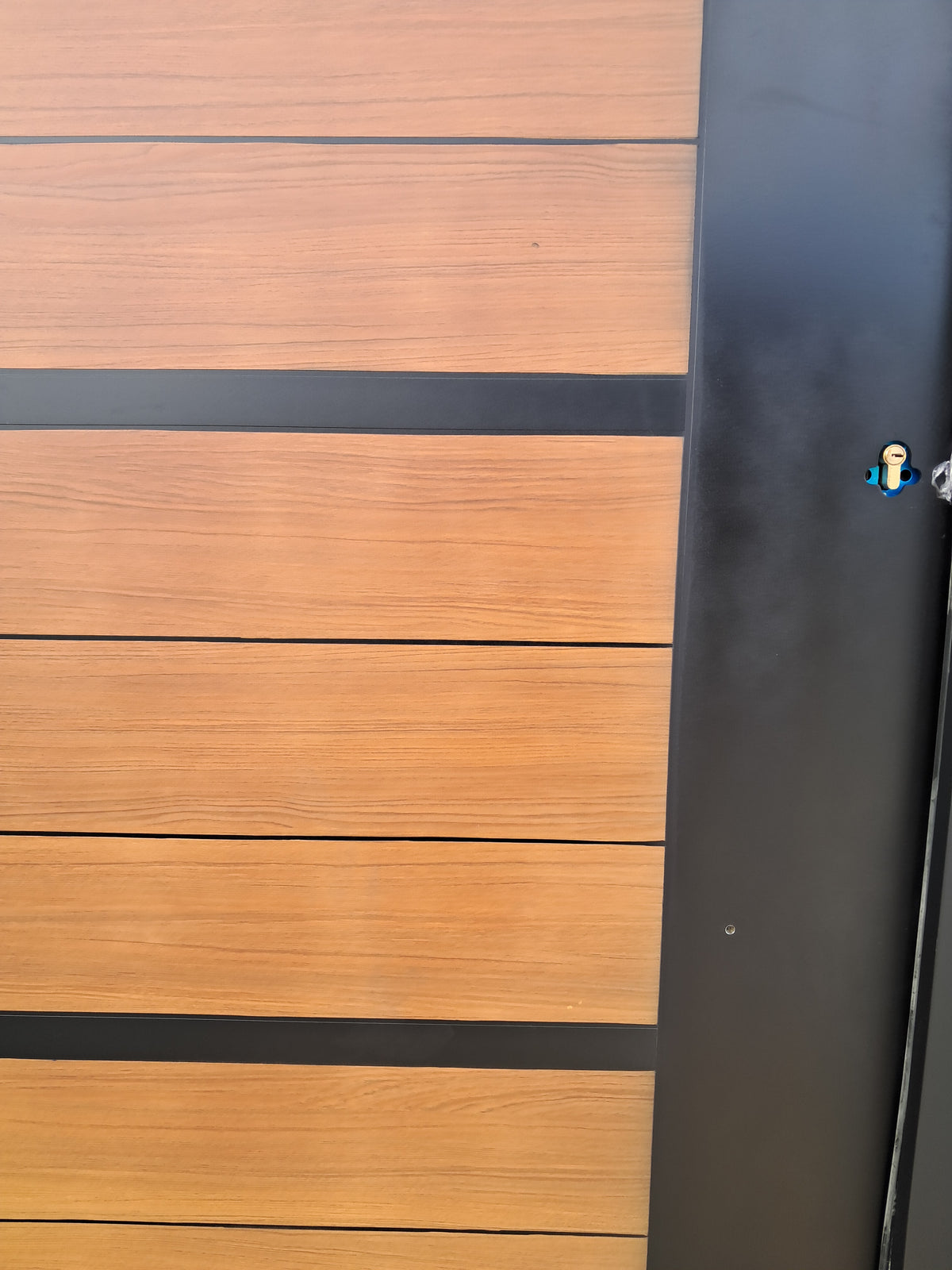 CU DEFECTE ESTETICE - Ușă metalică de intrare termoizolată IronDOOR24 98×208 cm