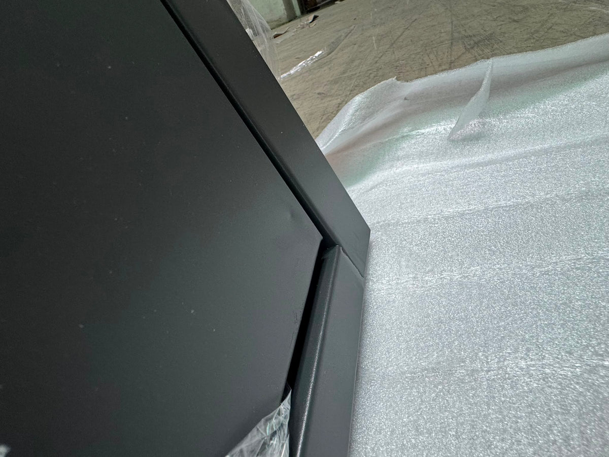 CU DEFECT - Ușă de intrare de siguranță termoizolată IronDOOR16 95×205 cm - cu balamale ascunse